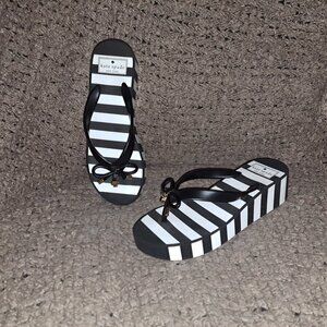 KATE SPADE-Rhett-Black/White  Stripe Platform Flip Flops/Thongs-Sz 7-Near Mint
